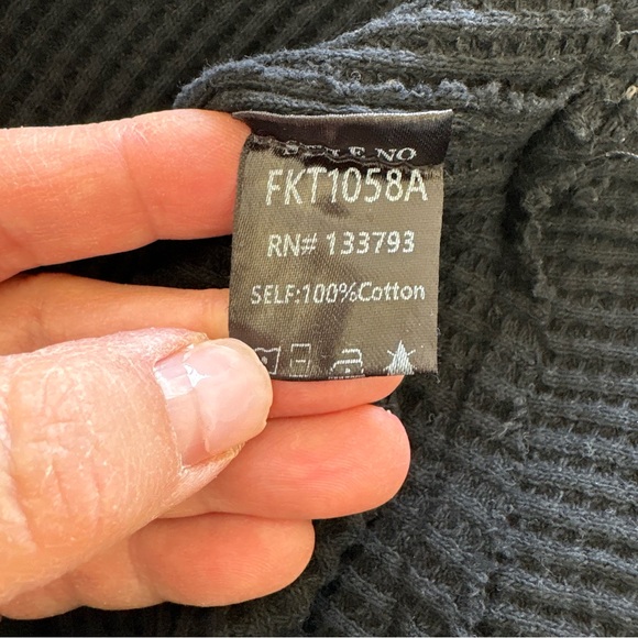 POL Black Waffle Knit & Tan Colorblock Pieced Split Neck Oversized Top Size XS - Picture 6 of 7